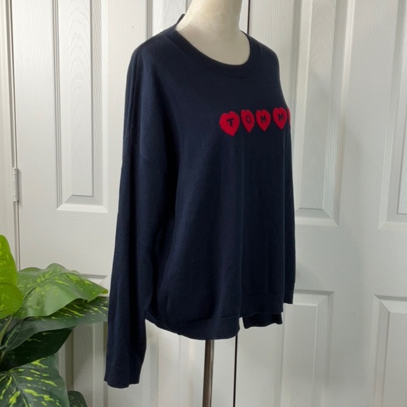 Tommy Hilfiger
Women's Logo Heart Crewneck Sweater Size XL - Picture 3 of 10